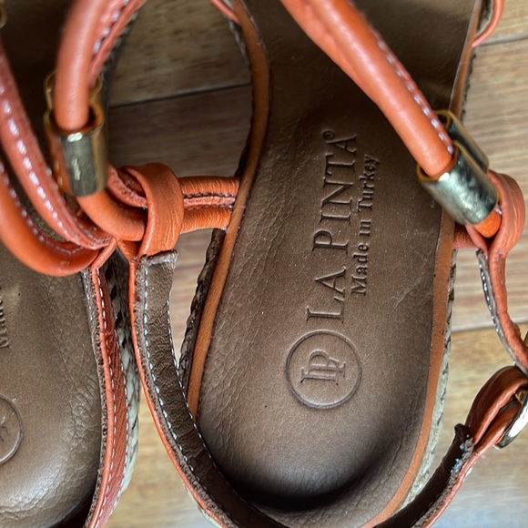 La Pinta shoes size 37 made in turkey . EUC . Wedge platform - Picture 5 of 8